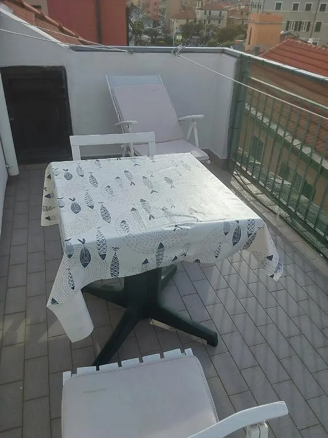 Apartment Mansarda Centro Varazze A 2 Passi Dal Mare
